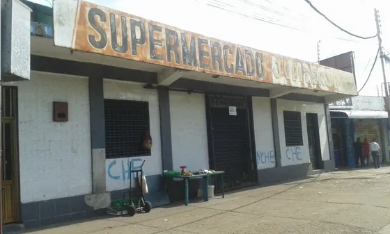 Local En Venta Los Cortijos (2898)