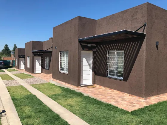 Complejo De 3 Cabañas De 3 Ambientes