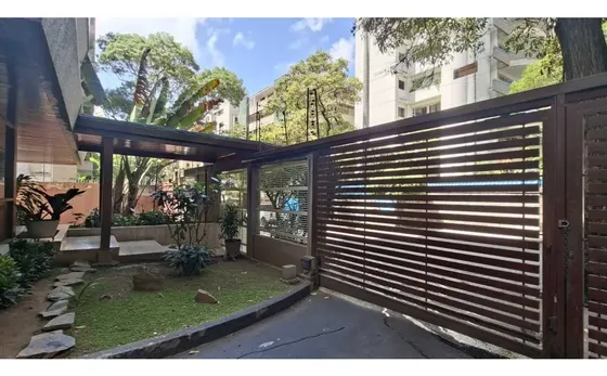 Se Alquila Apartamento 230m2 La Florida 8701