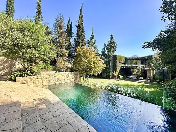 Espectacular Casa Moderna / Los Nogales