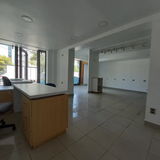 Local Comercial En Francisco Bilbao