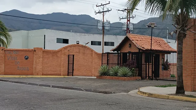 Keydis Pantoja Inzitu Realtors Vende Casa En Villas De Alcalá San Diego