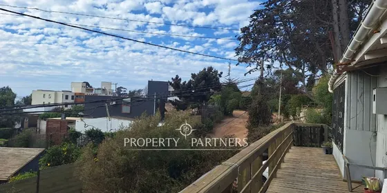Casa Para Remodelar Con Hermosa Vista Al Mar En Lo...