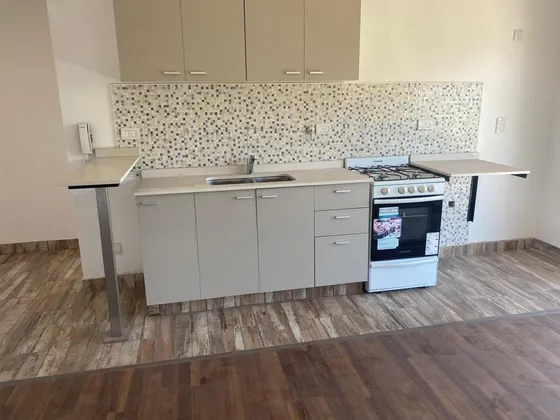 Departamento En Venta - 2 Dormitorios 2 Baños - 75mts2 - Adrogué
