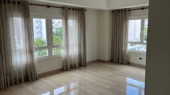 Apartamento En Los Cacicazgos, Santo Domingo