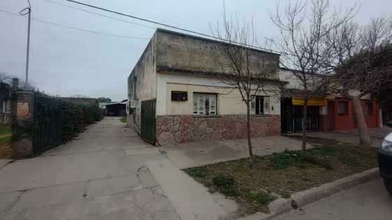 Casa Con Galpon En Sa Pereyra, Santa Fe.