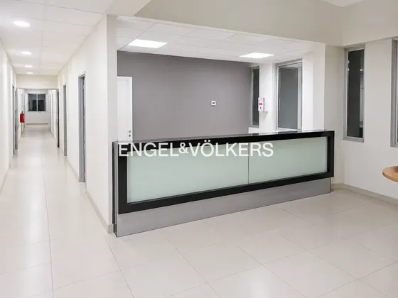 Oficina Habilitada En Arriendo Linares 365 M2