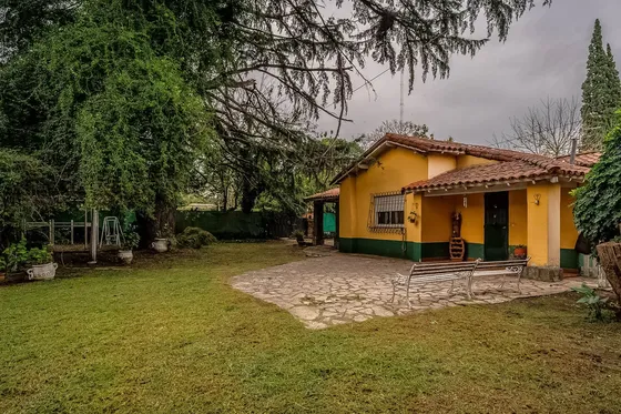 Casa Quinta  En Venta En Villa Gobernador Udaondo, Ituzaingó, G.b.a. Zona Oeste