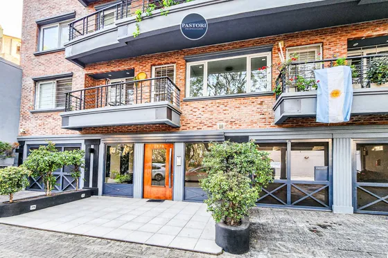 Venta De Depto 3 Amb Con Balcon Y Dos Cocheras Olivos