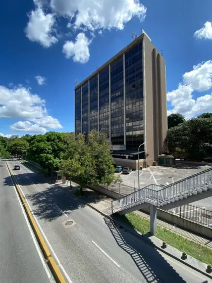 Local En Macaracuay Alquiler De 80 Mts De Mezzanina 1 Baño 1/pe Acropolis Rh