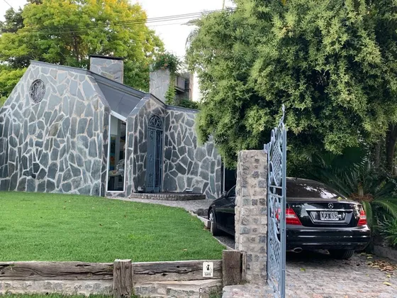 Venta Casa 4 Amb. Amoblada Country Miraflores Piscina Dependencia De Servicio