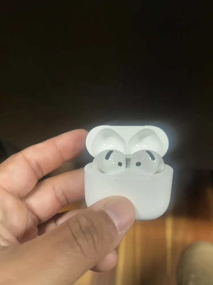 AirPods 4 com Cancelamento Ativo de Ruído - Distribuidor