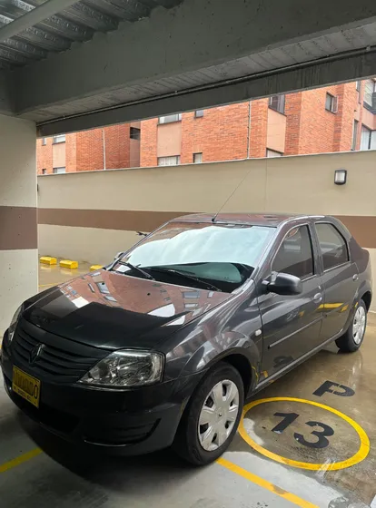 Renault Logan Familier 2015