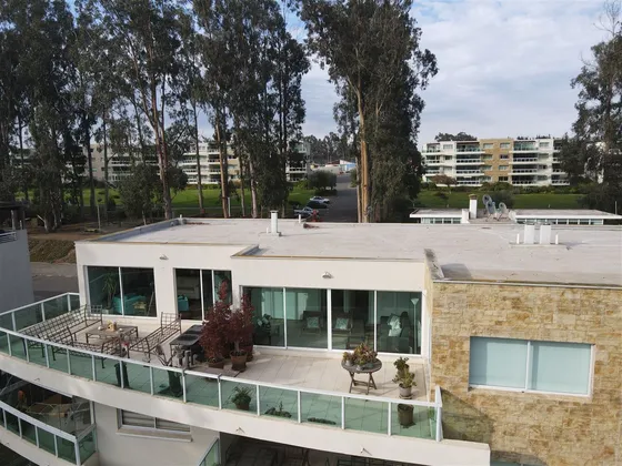 Departamento En Venta De 4 Dorm. En Santo Domingo