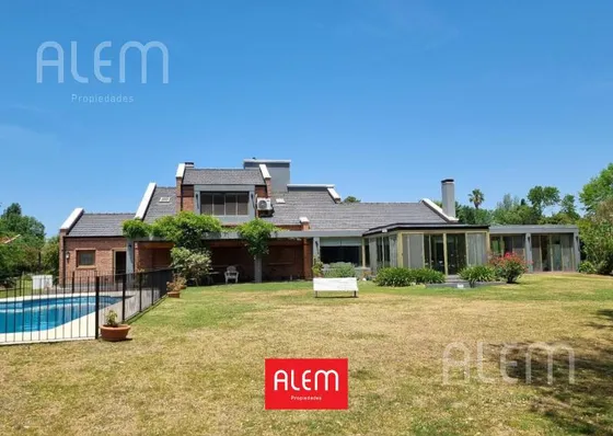 Casa En Venta En El Ombu | Con Pileta Climatizada