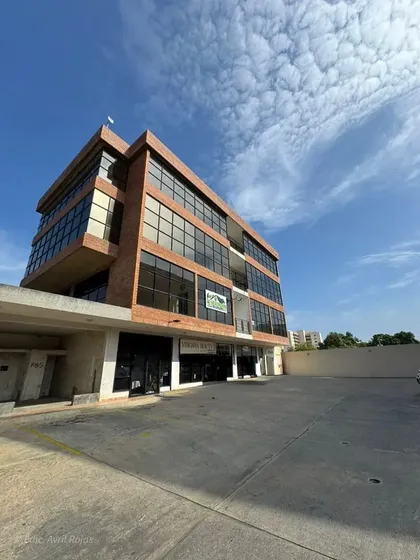 Se Vende Local Comercial En C.c Klarissa Lechería Anzoategui
