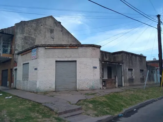Casa Con Local