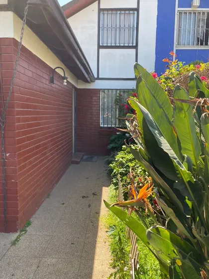 Casa En Arriendo De 3 Dormitorios | 2 Baños | La Florida