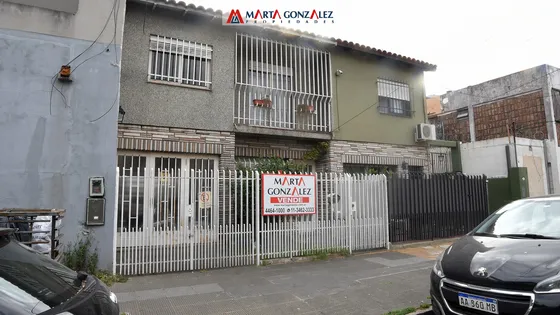 Villa Sarmiento Duplex Al Frente Cuatro Ambientes Cochera