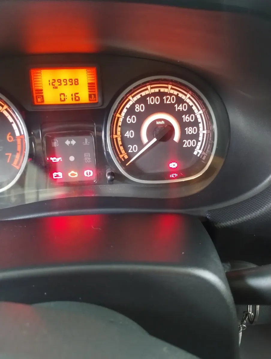 Renault Sandero 2012 1.6 8v Expression Hi-flex 5p — foto 8