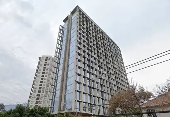Oficina En Venta En Estratégica Ubicación En La Reina