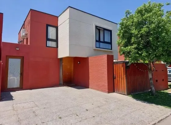 Casa En Venta De 2 Dorm. En Huechuraba