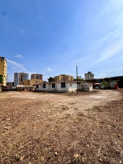 Re/max Abba Ofrece En Venta Casa Y Terreno De Excelente Oportunidad De Inversión Ubicado En La Calle Peñalver De Colinas Del Neveri 