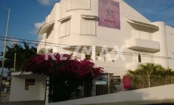 Magnífico Edificio En Venta Funcionando En Playa Del Carmen.
