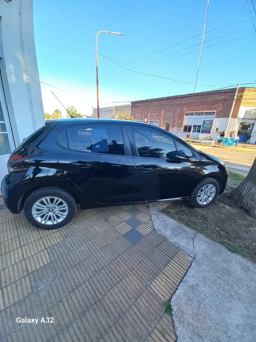 Peugeot 208 1.6 Allure