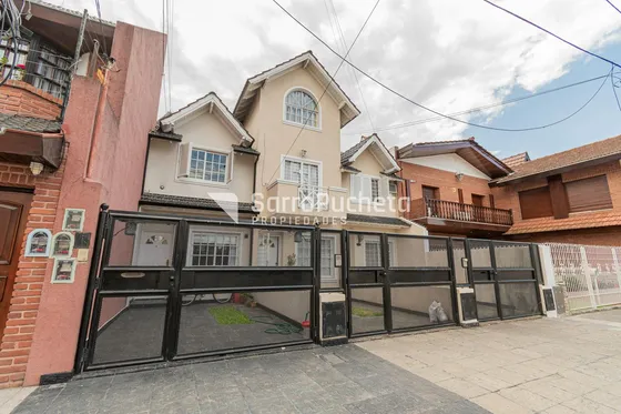 Venta Ph Tipo  Triplex De 4 Ambientes En Ramos Mejia.