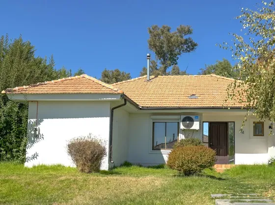 Acogedora Casa En Pasaje Cerrado Lomas De Nogales.