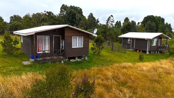 Venta Parcela Con 2 Cabañas Y Vista Al Mar Puerto Montt
