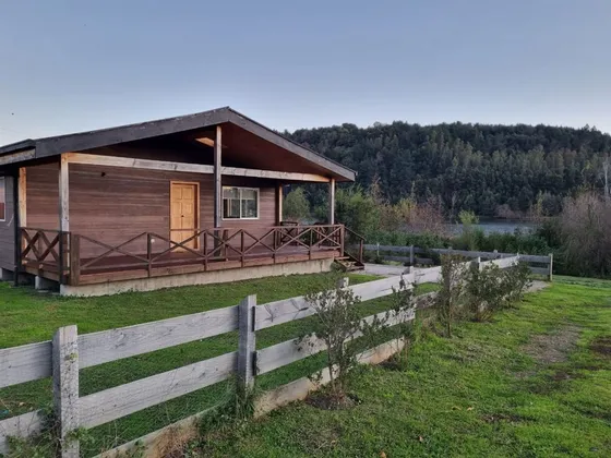 Casa En Venta De 6 Dorm. En Valdivia