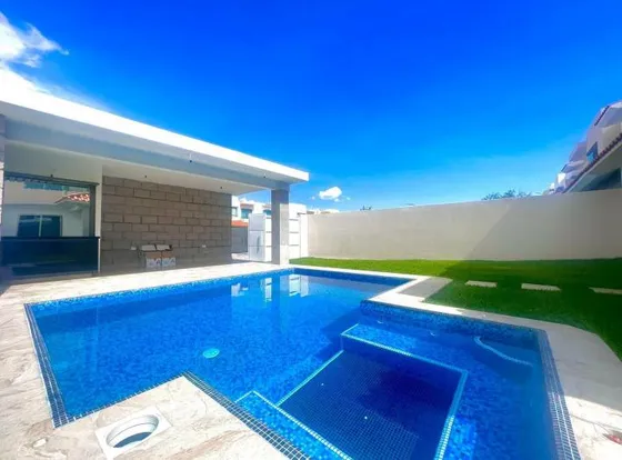 Lista Para Estrenar Moderna Fracc Vigilancia Alberca Jacuzzi