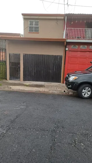 Casa En San Francisco De Dos Rìos (cerca Del Parque Okayama)