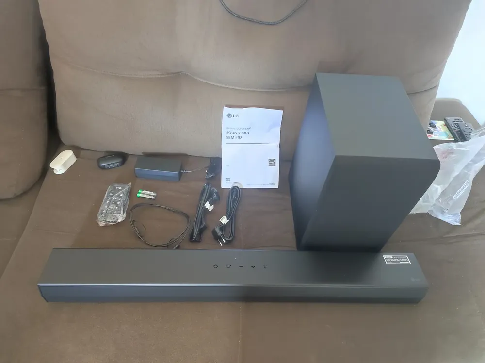 Soundbar LG S40T Bluetooth, 300W, Som Imersivo Design Compacto
