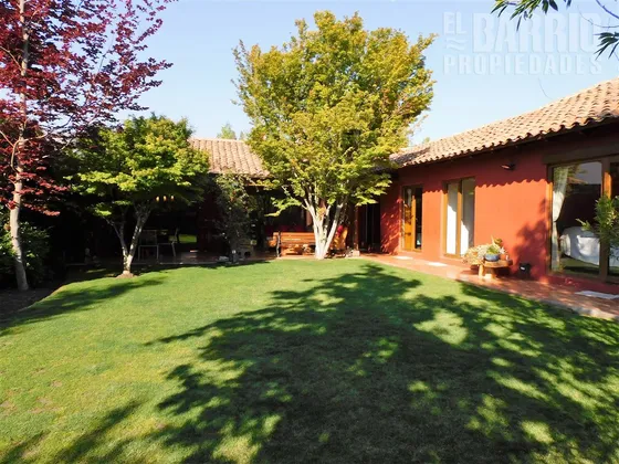 Casa En Venta De 4 Dorm. En Colina