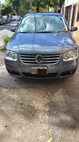 Volkswagen Bora 1.8 Highline T 180cv Cuero