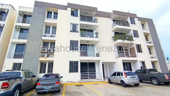 Apartamento En Venta Terr De Jabillo Agua Viva Cabudare, Codigo 2 5 2 1 5 9 4, Mildred, Moderno Apartamento En Av. Ribereña Cabudare, Piso Bajo, Tres Habitaciones, Dos Baños, Cocina Moderna Equipada