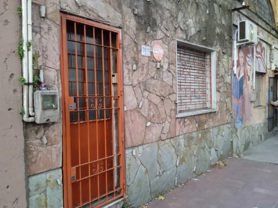 Vendo Amplia Casa, Serrato A Una De 8 De Octubre, 110 Mil Dolares
