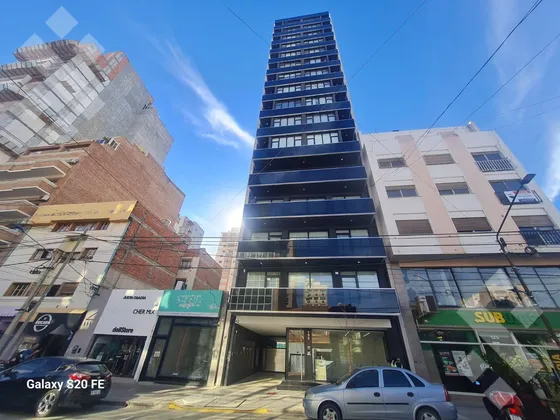 Departamento En  Alquiler Con Cochera