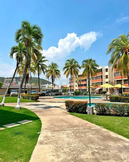 Venta De Penthouse En Lechería: Confort Exclusivo En Residencias Pelícano