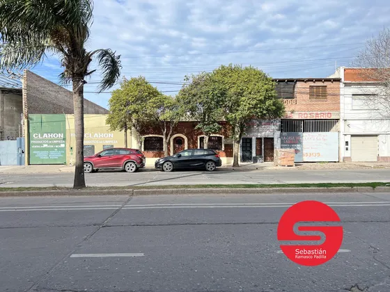 Casa Venta Barrio Belgrano 2 Dormitorios  Piscina Quincho