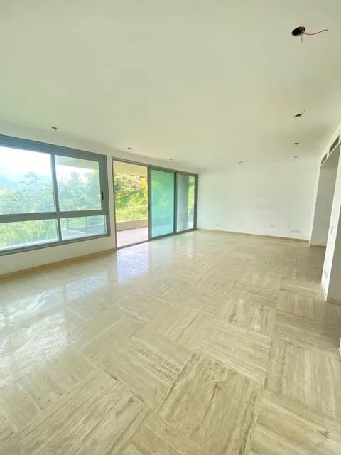 Apartamento En Alquiler - Urb. Lomas De Las Mercedes