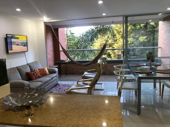 Arriendo De Apartamento Amoblado En Los Benedictinos, Envigado