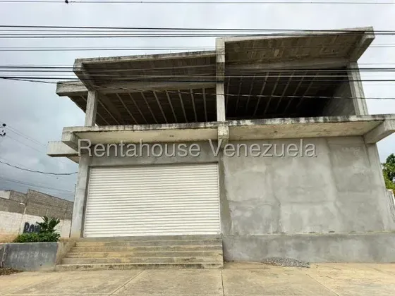 Yolmar Mendoza Alquila Amplio Local Comercial En Cabudare, Ofrece Un Espacio Generoso Y Adaptable A Tus Necesidades.