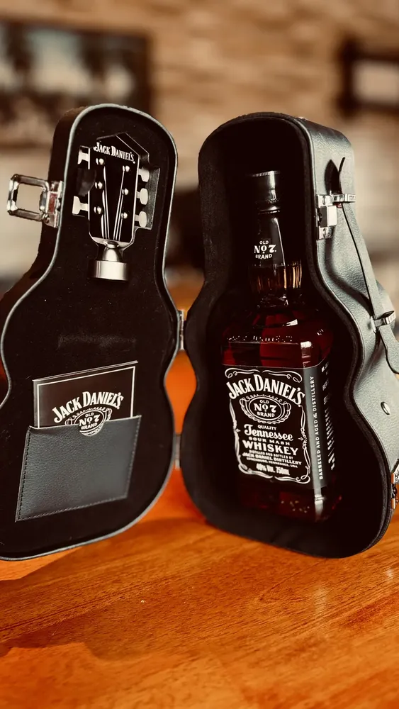Whisky Jack Daniel's Guitar Case Couro Ed Limitada 700ml 40