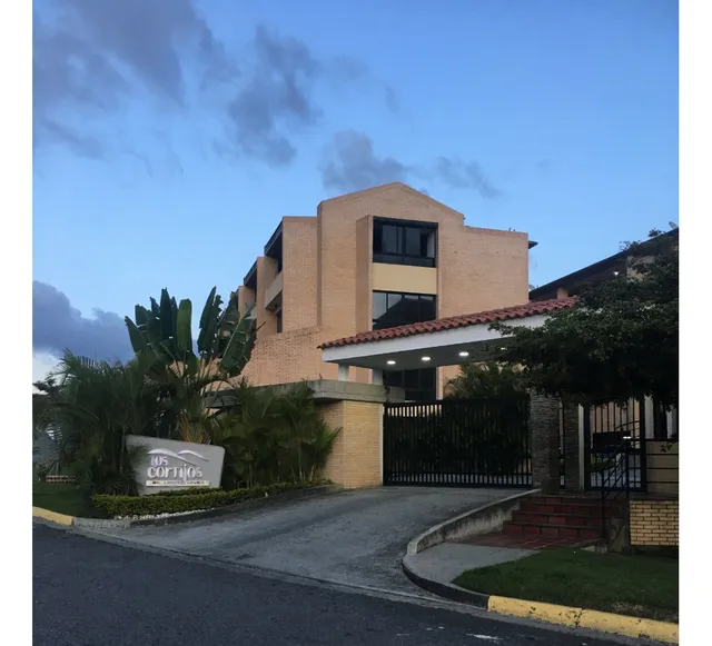 Bello Apartamento Duplex Con Terraza Y Vista Panorámica En Loma Linda