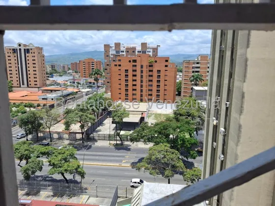  Maritza Lucena Trae Amplio Y Cómodo Apartamento En Venta Ubicado Al Este De Barquisimeto, Amplias Habitaciones, Cerca A Centros Comerciales, Vigilancia Privada 24/7, Cancha, Parque Infantil, 