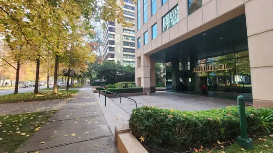 Oficinas 614 M2 Exclusiva Ubicación - Barrio El Golf